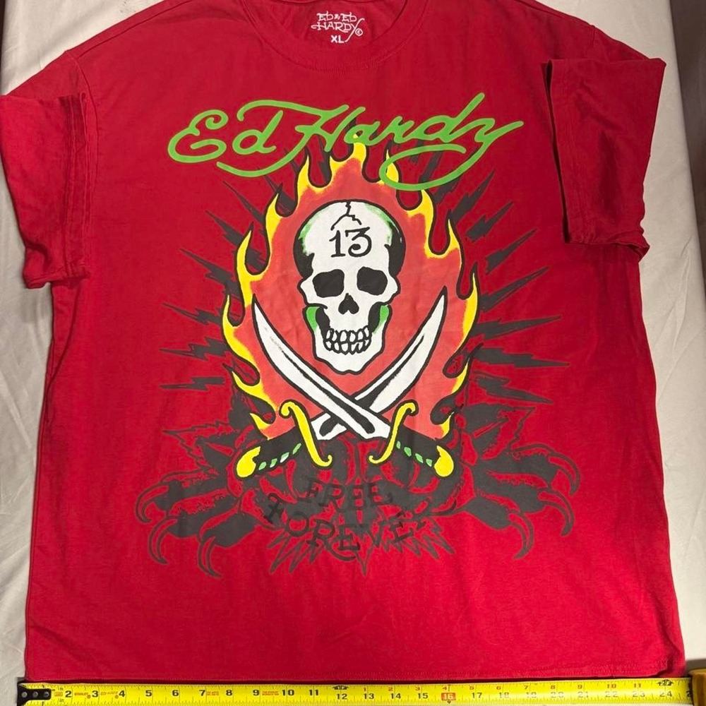 Ed by Ed Hardy Flaming Skull Graphic Tee — Size XL